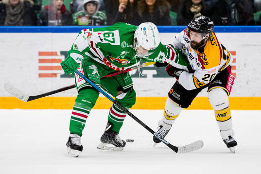 Rögles Leon Bristedt  och Luleås Jack Connollyunder