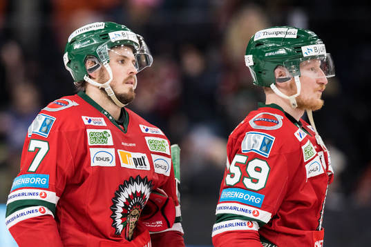 Frölundas Sebastian Stålberg och Simon Hjalmarsson  deppar