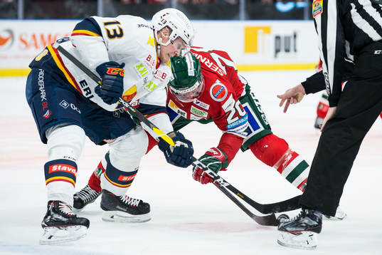 Djurgårdens Petteri Wirtanen tekar mot Frölundas Joel