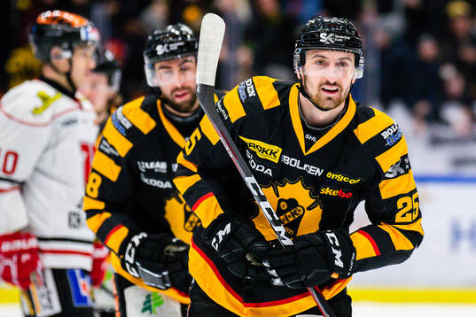 Skellefteås Albin Lundin jublar