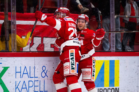 Timrås Patrik Blomberg och Emil Berglund jublar
