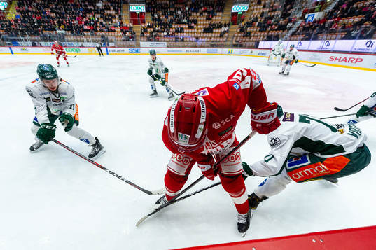 Timrås Sebastian Collberg och Färjestads Jesse Virtanen