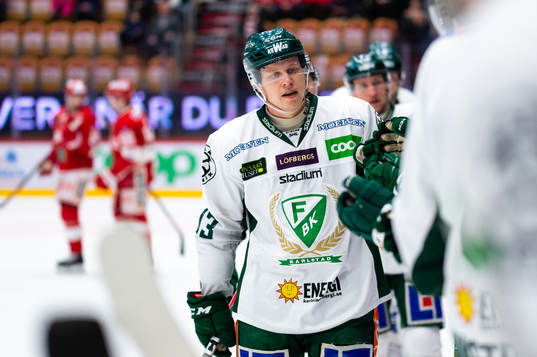 Färjestads Daniel Viksten jublar