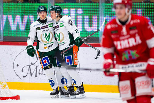 Färjestads Michael Lindqvist och Joakim Nygård  jublar