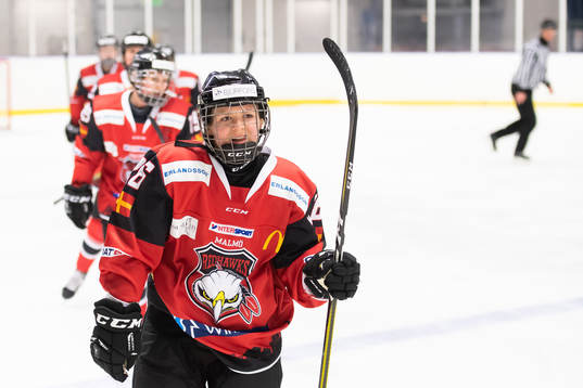 Redhawks Annie Svärd jublar