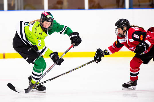 Trollhettan Linnea Pettersson Dove och Redhawks Johanna