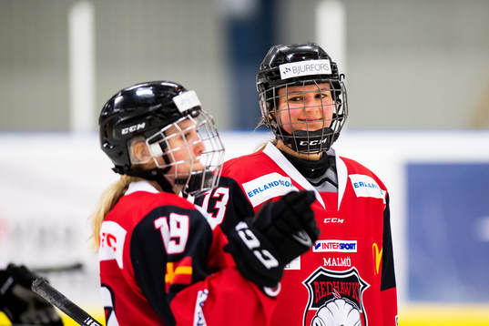Redhawks Mia Bau Hansenoch Mia Bau Hansen