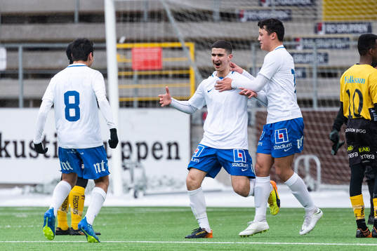 IFK Norrköpings Antonio Saliba jublar med lagkamraterna