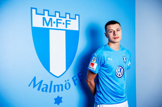 Malmö FF presenterar Anel Ahmedhodzic som ny spelare