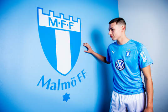 Malmö FF presenterar Anel Ahmedhodzic som ny spelare