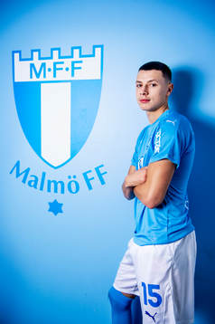 Malmö FF presenterar Anel Ahmedhodzic som ny spelare