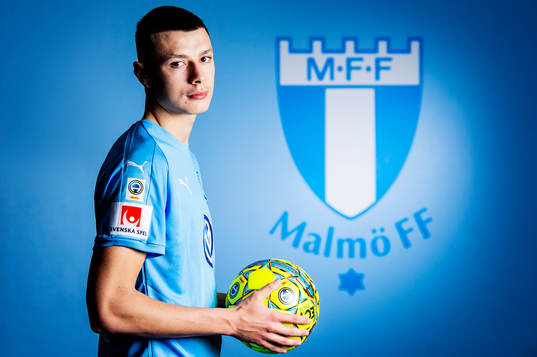 Malmö FF presenterar Anel Ahmedhodzic som ny spelare