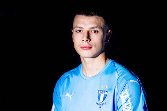 Malmö FF presenterar Anel Ahmedhodzic som ny spelare
