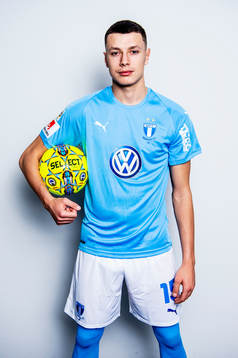 Malmö FF presenterar Anel Ahmedhodzic som ny spelare