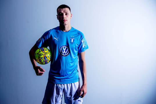 Malmö FF presenterar Anel Ahmedhodzic som ny spelare