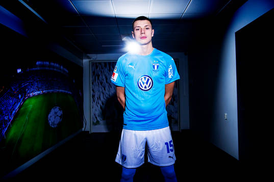 Malmö FF presenterar Anel Ahmedhodzic som ny spelare