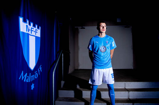 Malmö FF presenterar Anel Ahmedhodzic som ny spelare