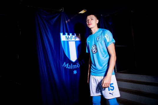 Malmö FF presenterar Anel Ahmedhodzic som ny spelare