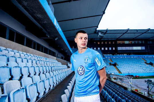 Malmö FF presenterar Anel Ahmedhodzic som ny spelare
