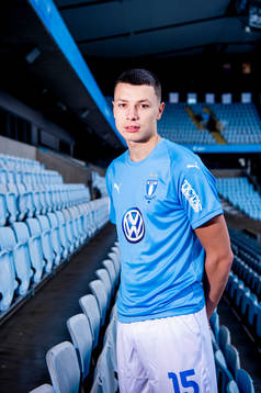 Malmö FF presenterar Anel Ahmedhodzic som ny spelare