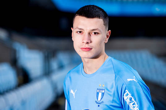 Malmö FF presenterar Anel Ahmedhodzic som ny spelare