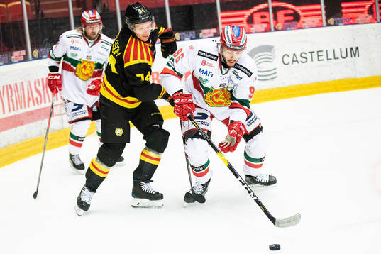 Brynäs Nicklas Danielsson och Moras Niki Petti