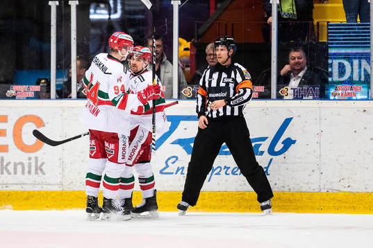 Moras Kevin Gagné gör 0-1 och jublar med Sebastian
