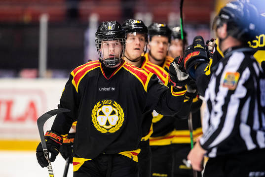 Brynäs Victor Söderström jublar