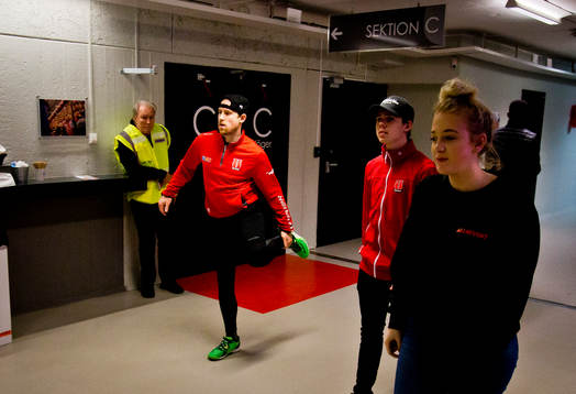 Örebros Tylor Spink värmer upp