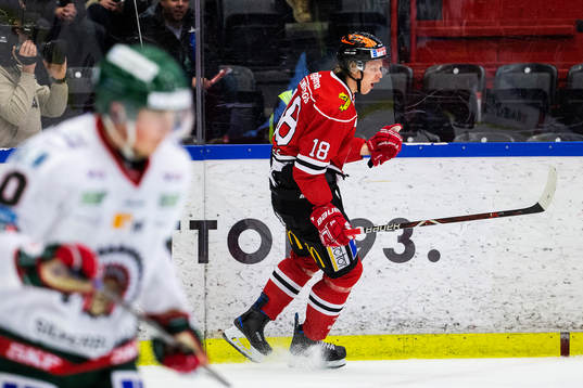 Örebros Rodrigo Abols jublar