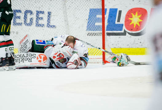 Frölundas målvakt Johan Gustafsson deppar
