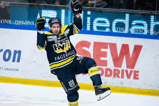 s Mattias Tedenby jublar
