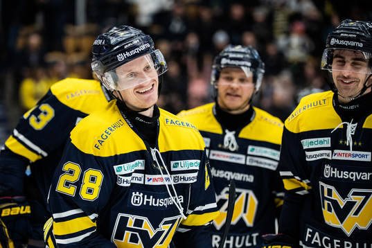 s Anton Bengtsson jublar