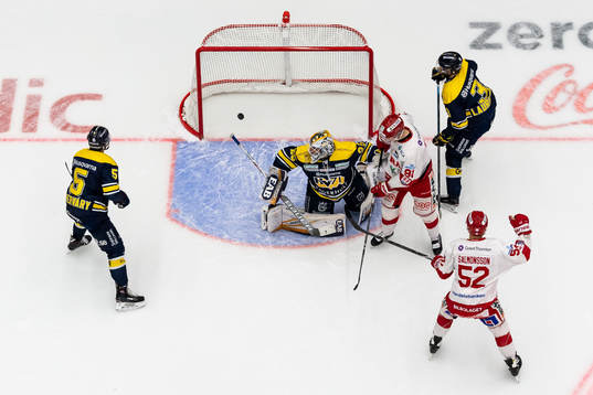 Timrås Johannes Kinnvall (ej i bild) gör 2-1