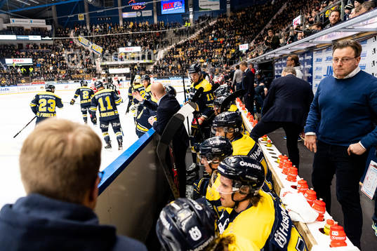s avbytarbås