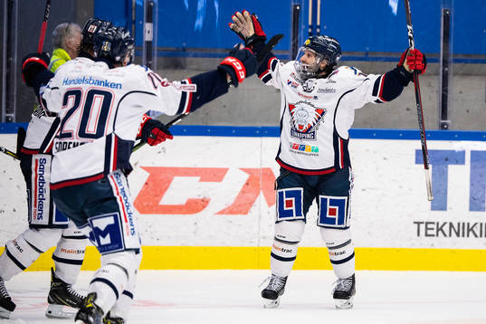 Linköpings Joe Whitney jublar