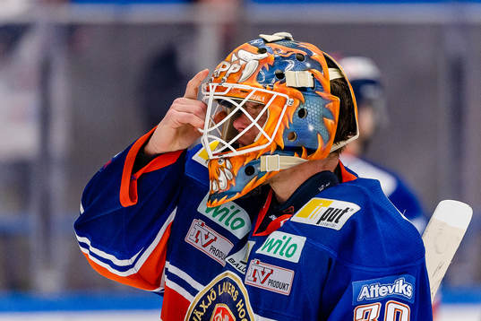 Växjös målvakt Viktor Fasth deppar