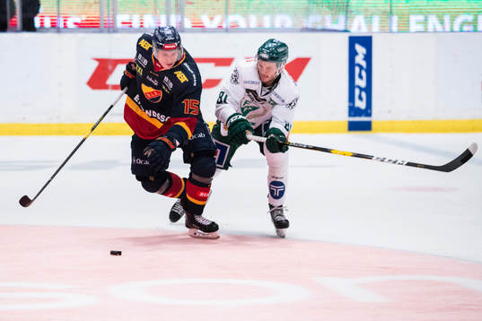 Djurgårdens Jakob Lilja och Färjestads Theodor Lennström