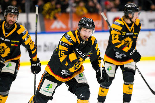 Skellefteås Oscar Möller jublar