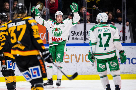 Rögles Linus Sandin och Taylor Matson jublar