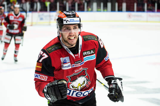 Malmö Redhawks Konstantin Komarek jublar