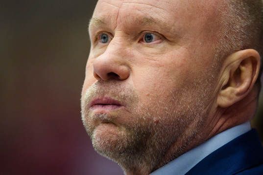 Malmö Redhawks tränare Peter Andersson deppar