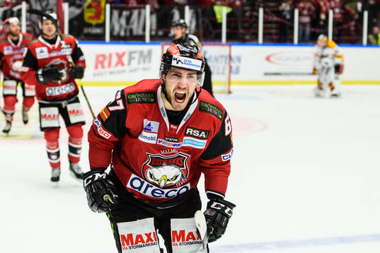 Malmö Redhawks Konstantin Komarek jublar