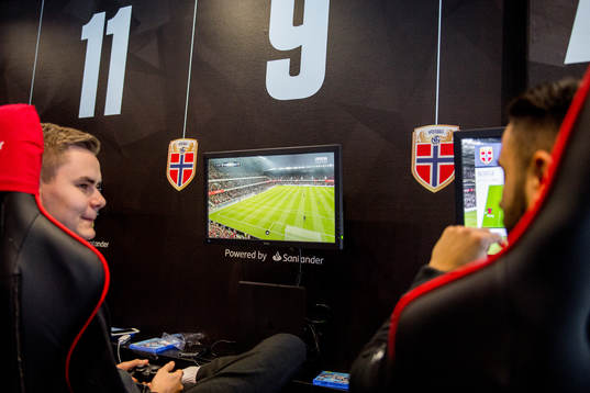 Anders Rasmussen and Arkan Resul of Norway