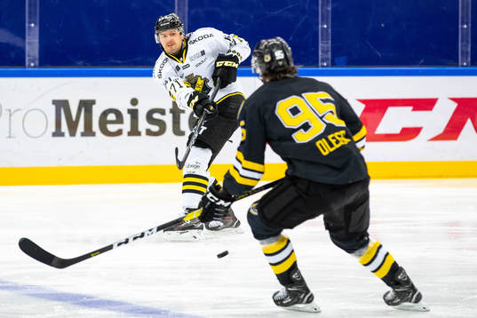 s Alexander Deilert och Panterns Nick Olesen