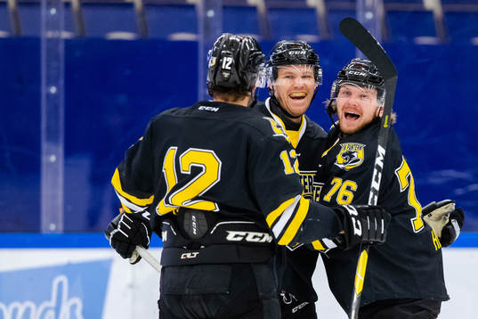 Panterns Carl Åsell och Andreas Heier jublar