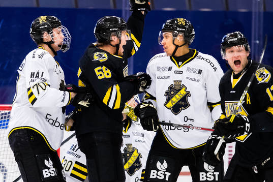 s Philip Broberg deppar samtidigt som Panterns Carl Åsell