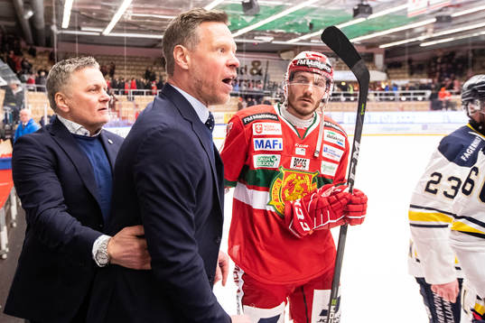 s assisterande tränare Nicklas Rahm och HV71:s  tränare