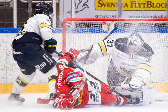 s Didrik Strömberg och Moras Mathias Bromé och HV71:s