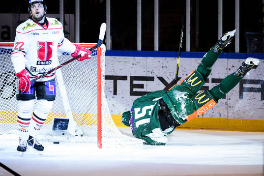 Örebros Jonathan Andersson deppar och Färjestads Gustav